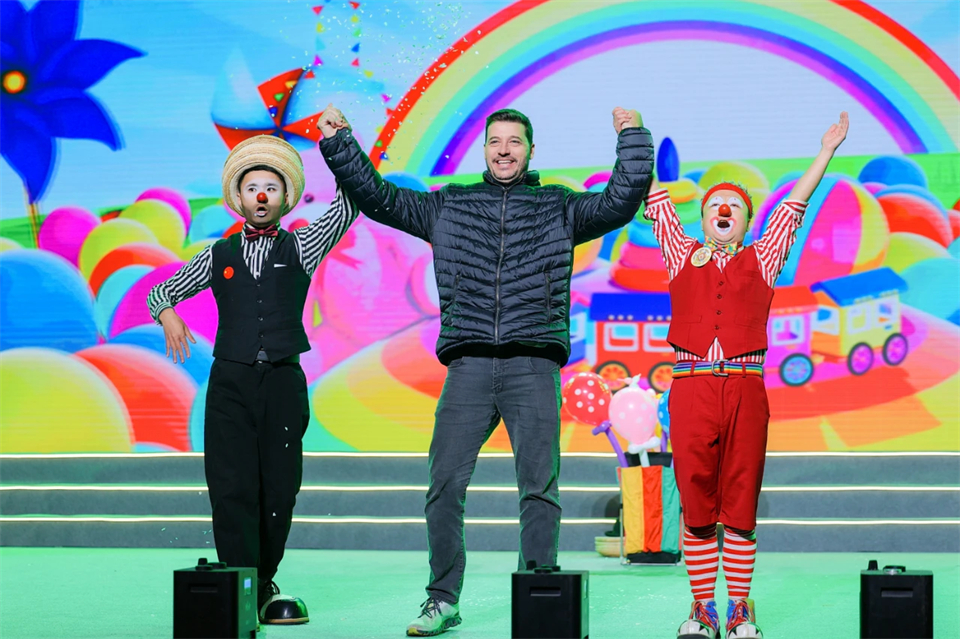 立异引领价值 理想成绩未来——庆祝九州ku酷游智能建设25周年表扬大会暨文艺晚会盛大举行