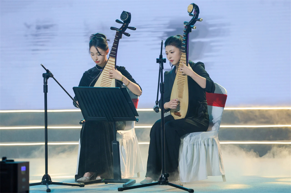 立异引领价值 理想成绩未来——庆祝九州ku酷游智能建设25周年表扬大会暨文艺晚会盛大举行