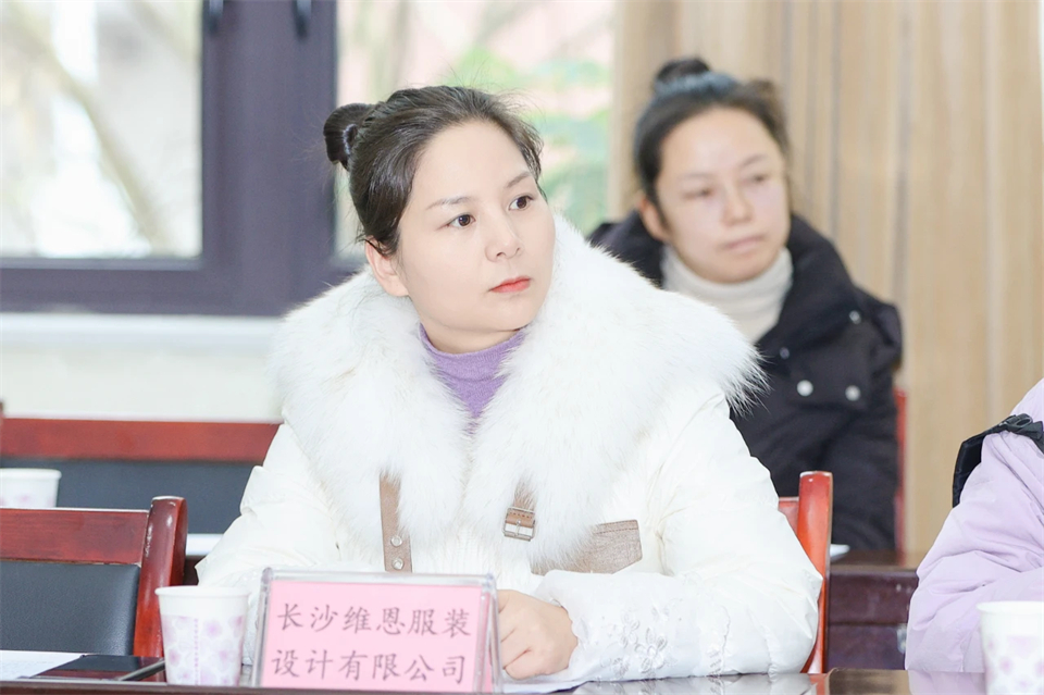 长龙街道、、九州ku酷游智能召开首届年货盛惠暨送春联文化惠民活动事情聚会