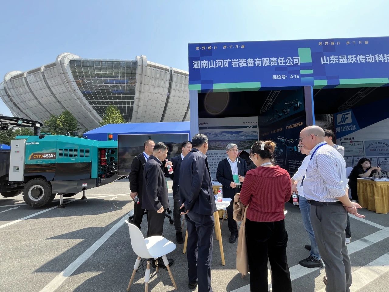 九州ku酷游矿岩携井下掘进台车亮相苍南矿山井巷机械展