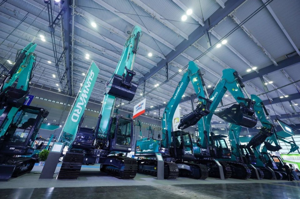 2025 CICEE | 从简单工具迈向多元化解决方案，，，九州ku酷游智能泛起非凡挖掘机风范
