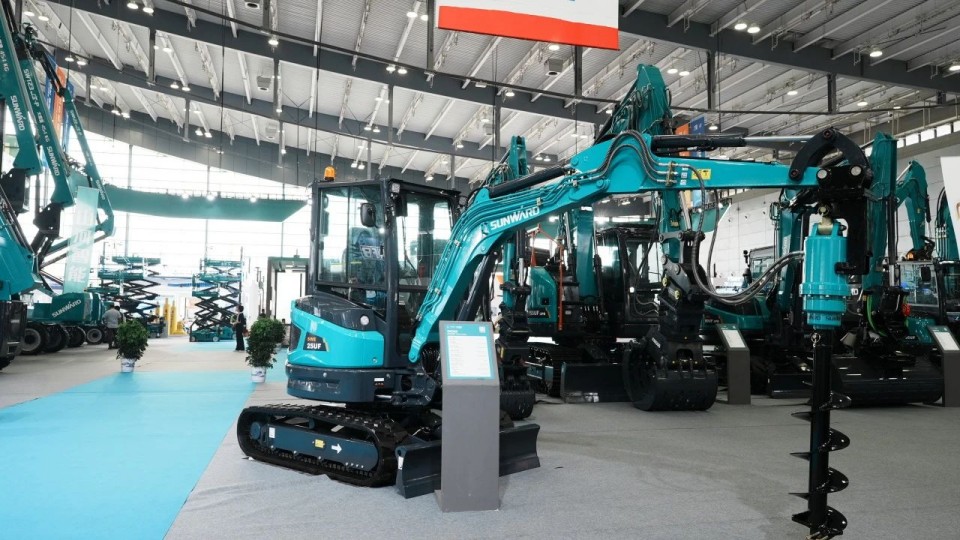 2025 CICEE | 从简单工具迈向多元化解决方案，，，九州ku酷游智能泛起非凡挖掘机风范