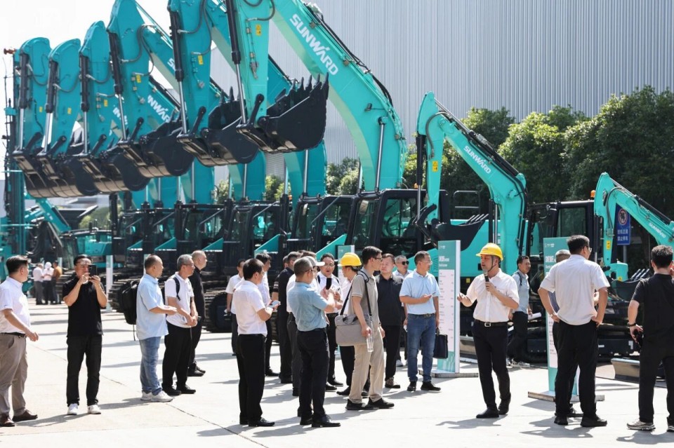 斜井开挖钻护一体化妆备乐成下线，实现地下工程装备重大突破