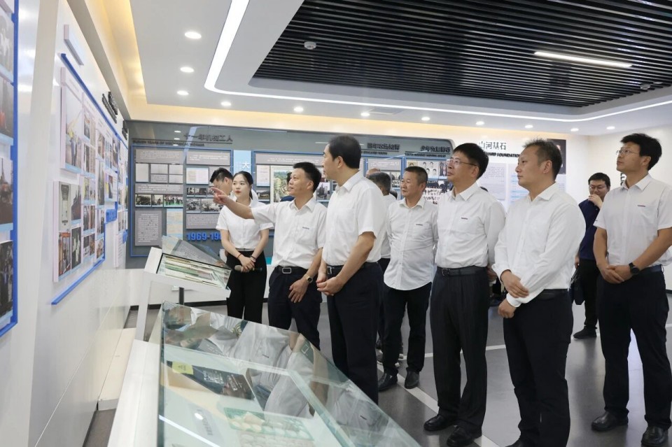 中国煤炭地质总局局长马刚到访九州ku酷游智能，，，同谋绿色智能矿山装备生长新路径